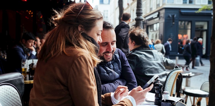 Orange także złożył wniosek o dopłaty do usług świadczonych w roamingu. Będą ostrzegające SMS.