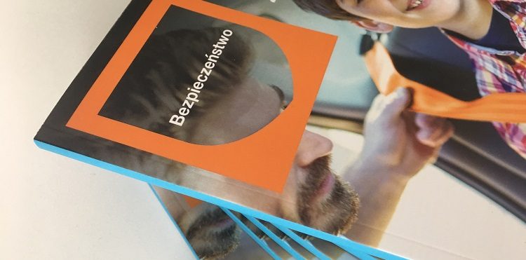 Okładki raportu CERT Orange Polska 2017 - grafika ilustracyjna