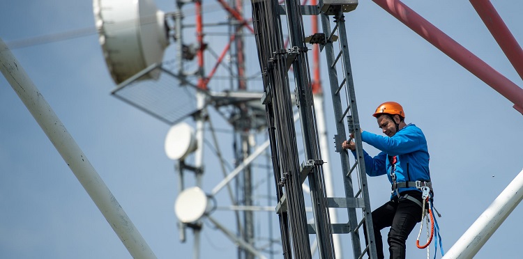 Sieć komórkowa może być bardziej energooszczędna. W Orange Polska zużywany dużo mnie prądu w przeliczeniu na przesłany gigabajt