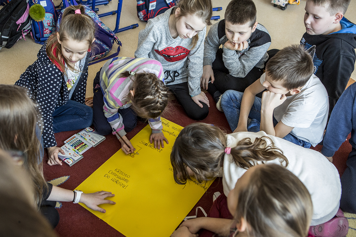 Jak przygotować uczniów do cyfrowej zmiany? Ruszają zajęcia Fundacji Orange