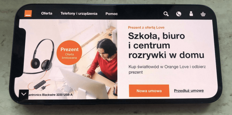 Przeglądarka w smartfonie iPhone 12