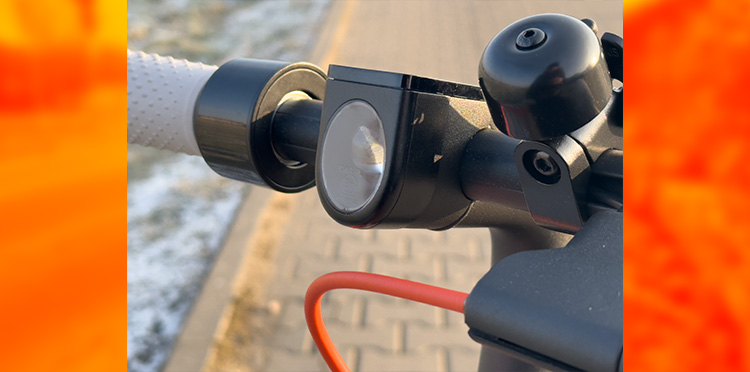 electric scooter swiatla