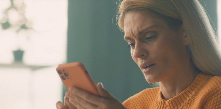(nie)Bezpieczna Sieć – telefon w&nbsp;sedesie